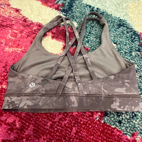 Lululemon Sports Bra - No Pads - Size 6 - Picture 2 of 4